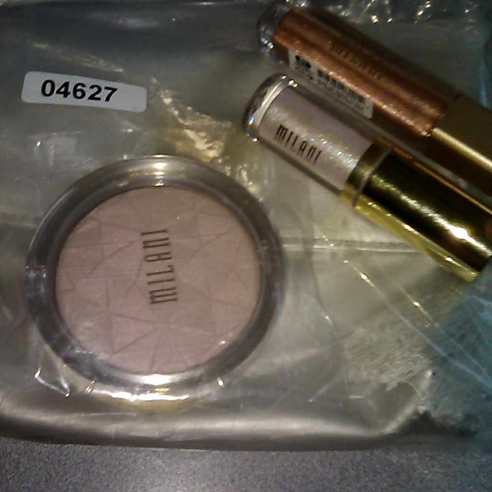 Milani makeup bundle